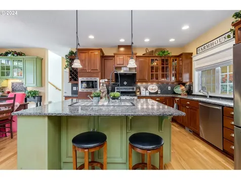 573 Nw Mount Bachelor Street Mcminnville OR 97128