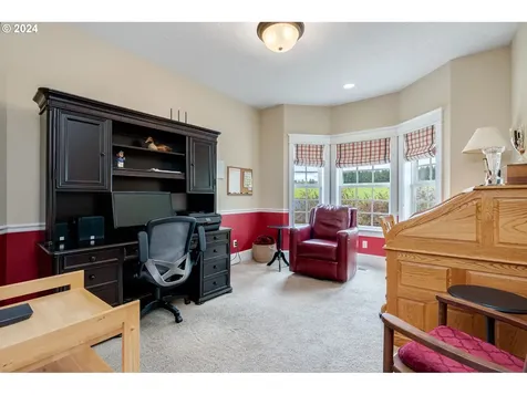573 Nw Mount Bachelor Street Mcminnville OR 97128