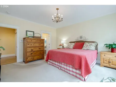 573 Nw Mount Bachelor Street Mcminnville OR 97128