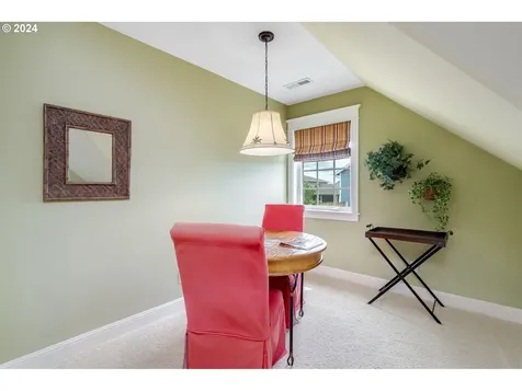 573 Nw Mount Bachelor Street Mcminnville OR 97128