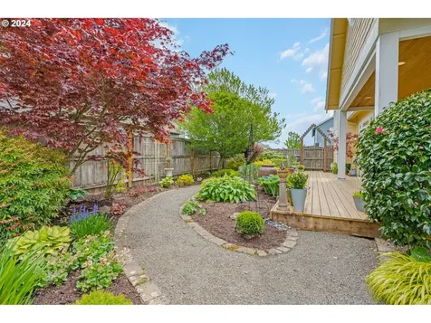 573 Nw Mount Bachelor Street Mcminnville OR 97128