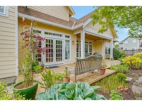 573 Nw Mount Bachelor Street Mcminnville OR 97128