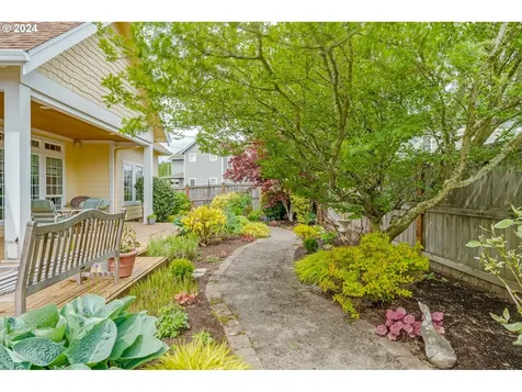 573 Nw Mount Bachelor Street Mcminnville OR 97128