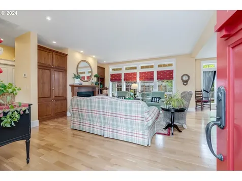 573 Nw Mount Bachelor Street Mcminnville OR 97128