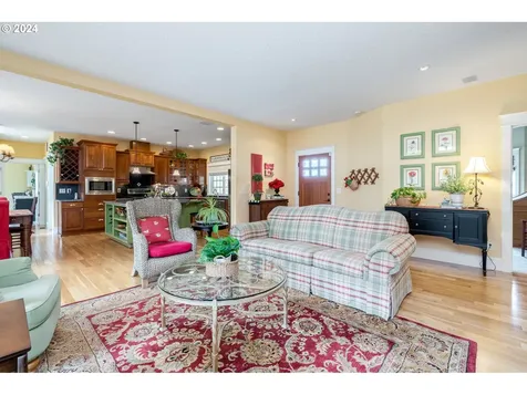 573 Nw Mount Bachelor Street Mcminnville OR 97128