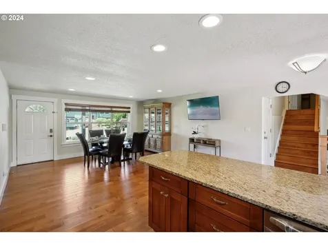 1022 Ne Thomas Street Hillsboro OR 97124