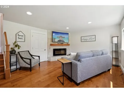 1022 Ne Thomas Street Hillsboro OR 97124