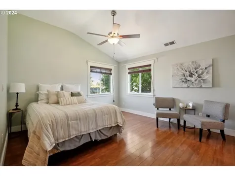 1022 Ne Thomas Street Hillsboro OR 97124