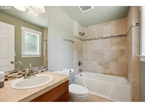 1022 Ne Thomas Street Hillsboro OR 97124