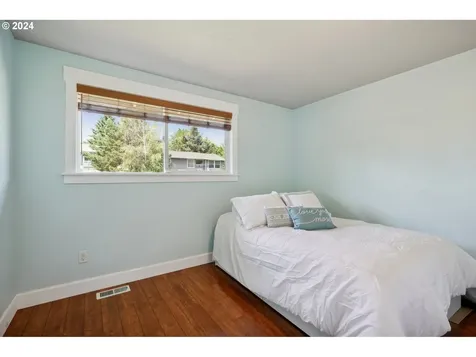 1022 Ne Thomas Street Hillsboro OR 97124
