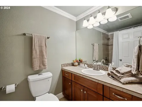 1022 Ne Thomas Street Hillsboro OR 97124