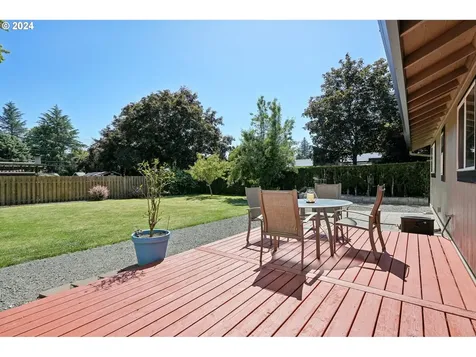 1022 Ne Thomas Street Hillsboro OR 97124