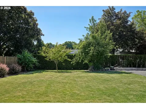1022 Ne Thomas Street Hillsboro OR 97124