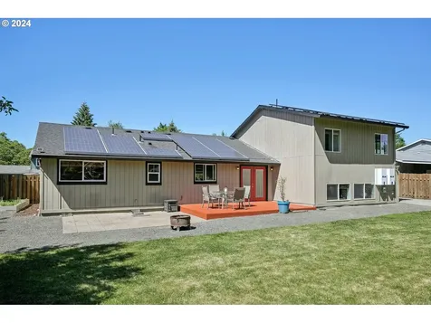 1022 Ne Thomas Street Hillsboro OR 97124