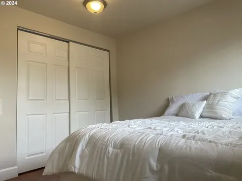 1022 Ne Thomas Street Hillsboro OR 97124