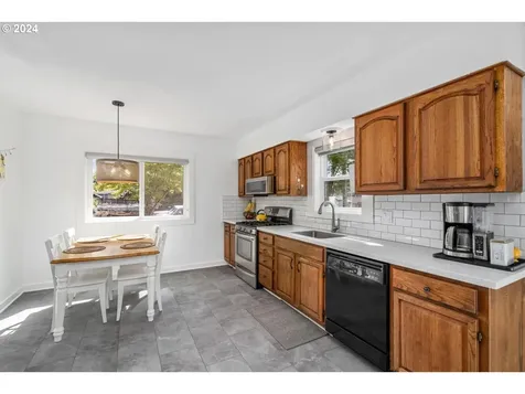 7915 Se 45th Avenue Portland OR 97206