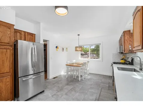 7915 Se 45th Avenue Portland OR 97206