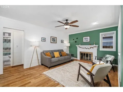 7915 Se 45th Avenue Portland OR 97206