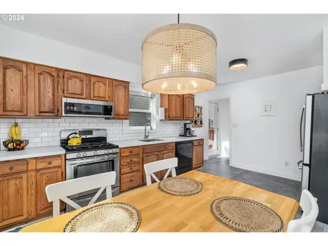 7915 Se 45th Avenue Portland OR 97206