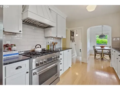 2645 Ne 37th Avenue Portland OR 97212