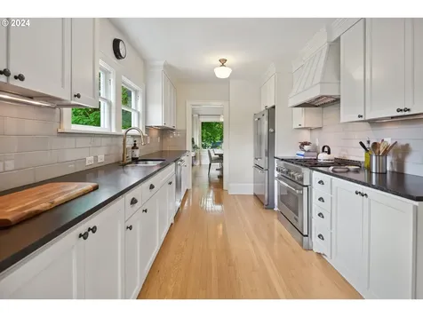 2645 Ne 37th Avenue Portland OR 97212