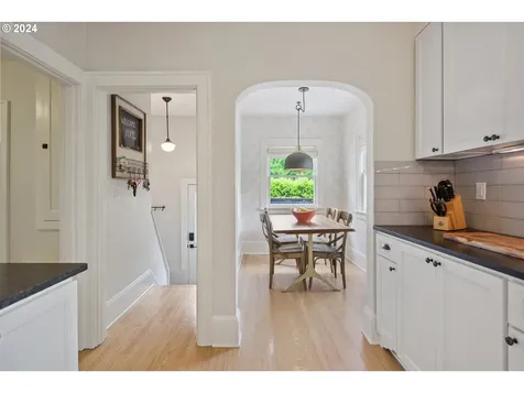 2645 Ne 37th Avenue Portland OR 97212