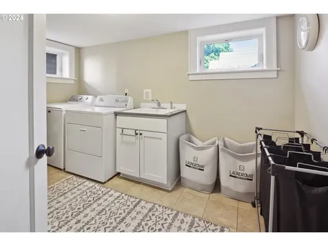 2645 Ne 37th Avenue Portland OR 97212