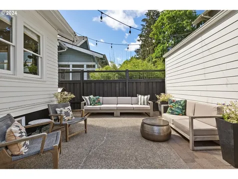 2645 Ne 37th Avenue Portland OR 97212