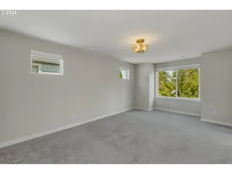 4042 SE Mckenzie Avenue Hillsboro OR 97123
