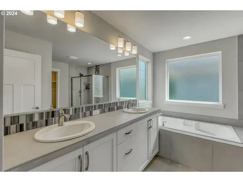 4042 SE Mckenzie Avenue Hillsboro OR 97123