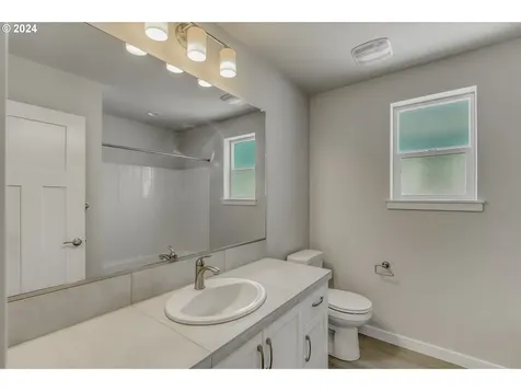 4042 SE Mckenzie Avenue Hillsboro OR 97123
