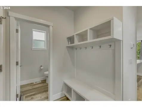4042 SE Mckenzie Avenue Hillsboro OR 97123