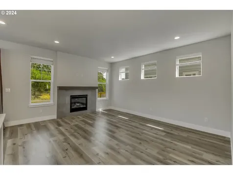 4042 SE Mckenzie Avenue Hillsboro OR 97123