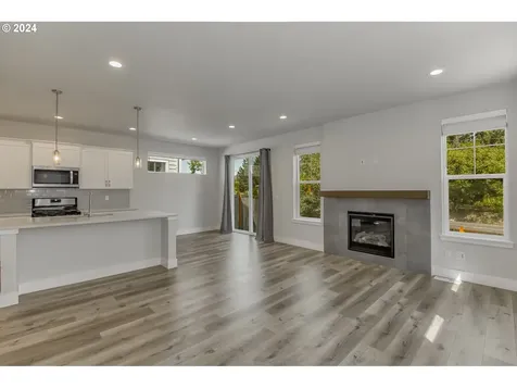 4042 SE Mckenzie Avenue Hillsboro OR 97123