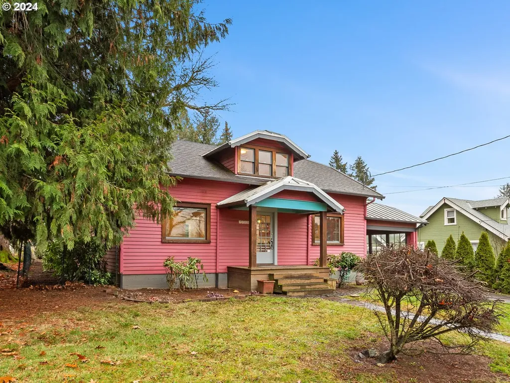7428 SW 27th Avenue Portland OR 97219