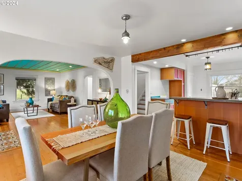 7428 SW 27th Avenue Portland OR 97219