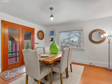 7428 SW 27th Avenue Portland OR 97219