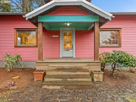 7428 SW 27th Avenue Portland OR 97219