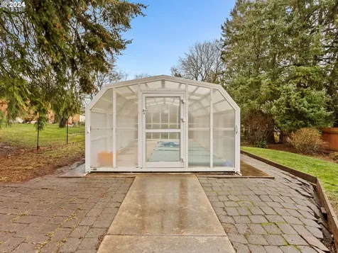 7428 SW 27th Avenue Portland OR 97219