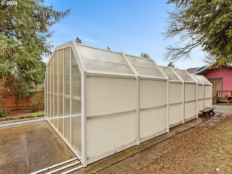7428 SW 27th Avenue Portland OR 97219