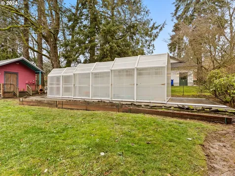 7428 SW 27th Avenue Portland OR 97219