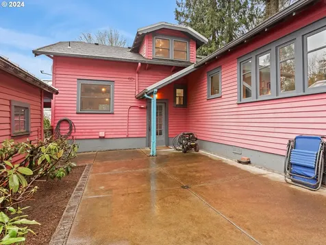 7428 SW 27th Avenue Portland OR 97219