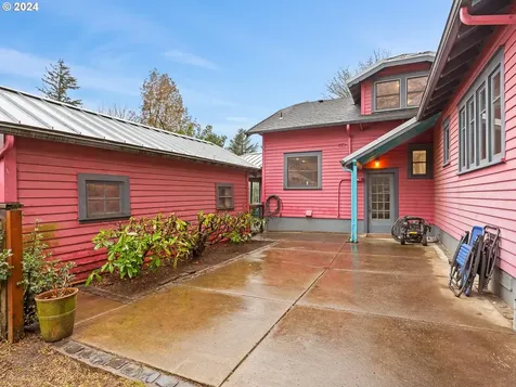 7428 SW 27th Avenue Portland OR 97219