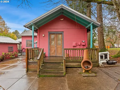 7428 SW 27th Avenue Portland OR 97219