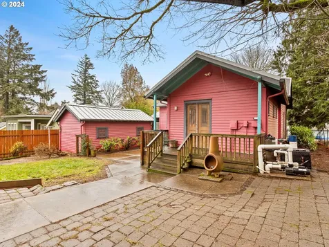 7428 SW 27th Avenue Portland OR 97219