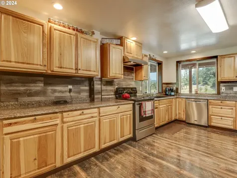 42361 Upper Berlin Drive Lebanon OR 97355