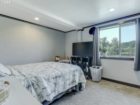 42361 Upper Berlin Drive Lebanon OR 97355