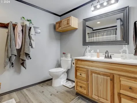 42361 Upper Berlin Drive Lebanon OR 97355