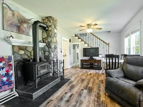900 S Water Street Silverton OR 97381