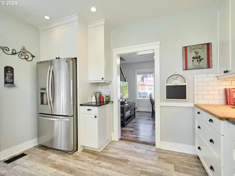 900 S Water Street Silverton OR 97381